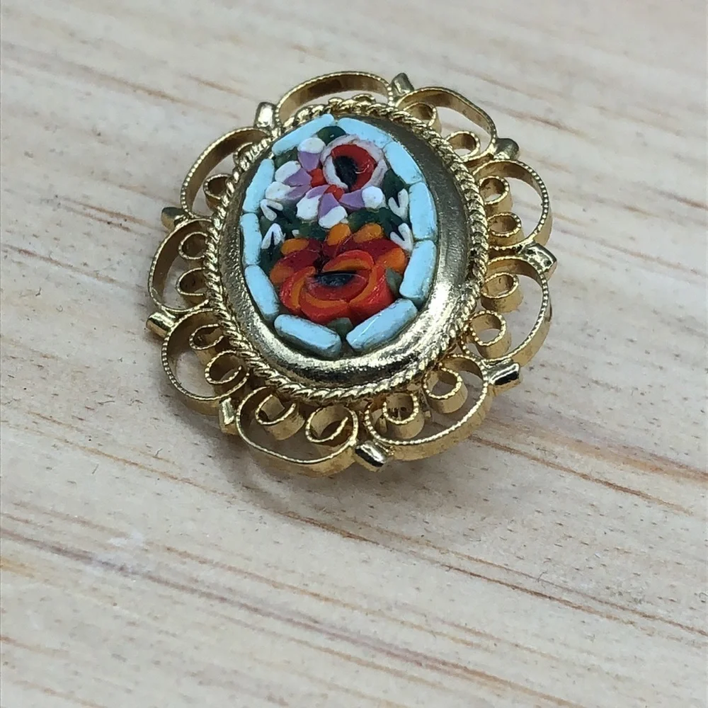 Vintage  Micro Mosaic Oval Floral Flower Brooch Gold Tone Artisan Work - Picture 5 of 5